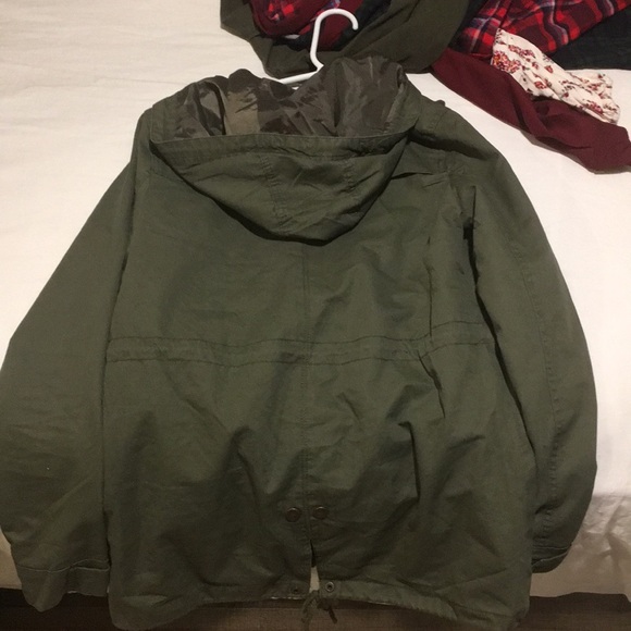 Green jacket - Picture 2 of 2